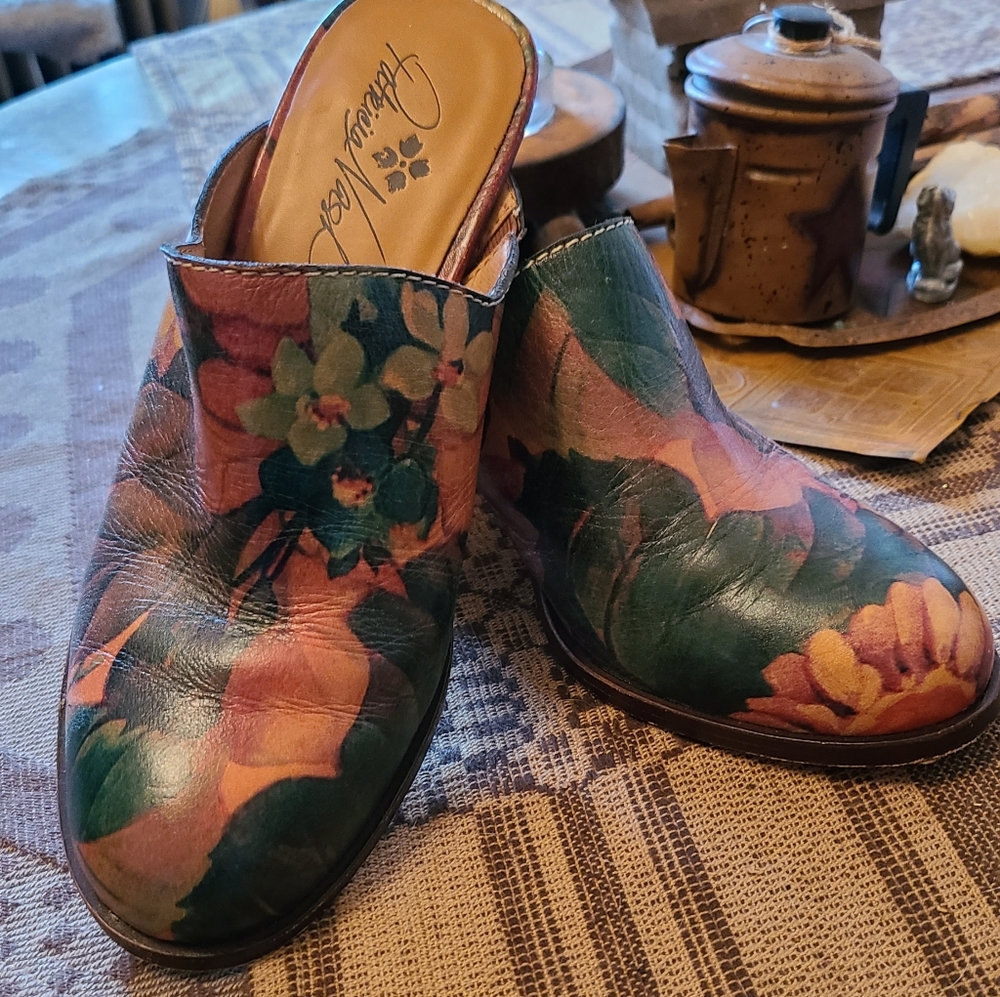 Patricia Nash Nicia clogs, Heritage Multi Floral